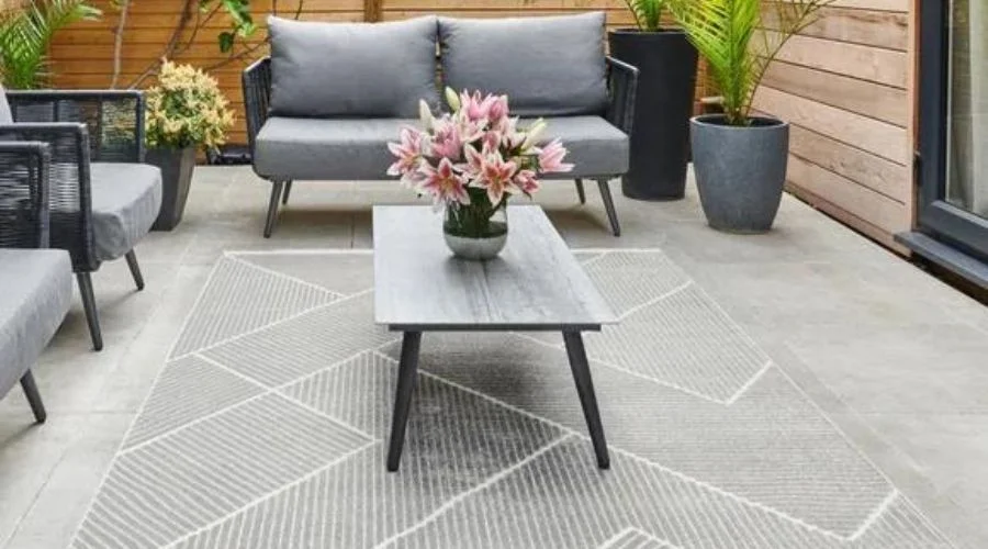 Jazz Chevron Indoor Outdoor Rug - A versatile and timeless rug perfect for any outdoor space