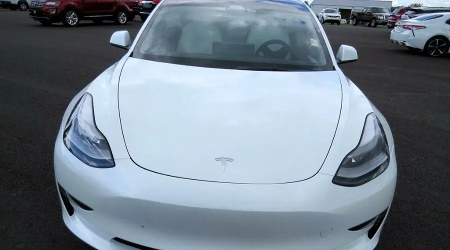 2022 Tesla Model 3 long range AWD
