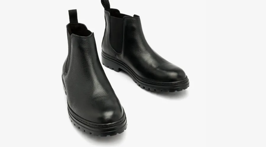 Black Men's Chelsea Boots With a Light Sole