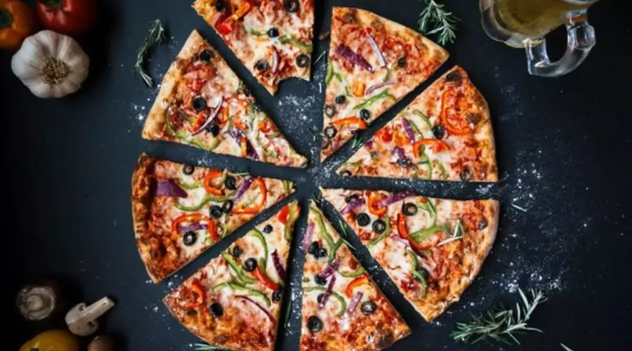 Why choose the vegetarian pizza by Domino's as our top pick?