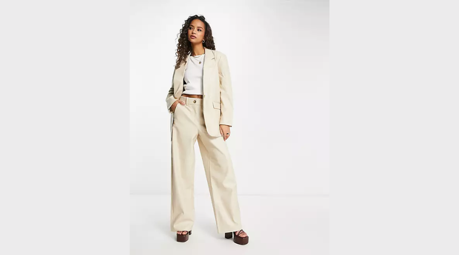 Elegant Suit Trousers in Cream-White Leather Look | Findwyse