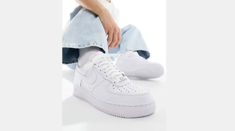 Nike – Air Force 1 '07 – Sneakers in triple white