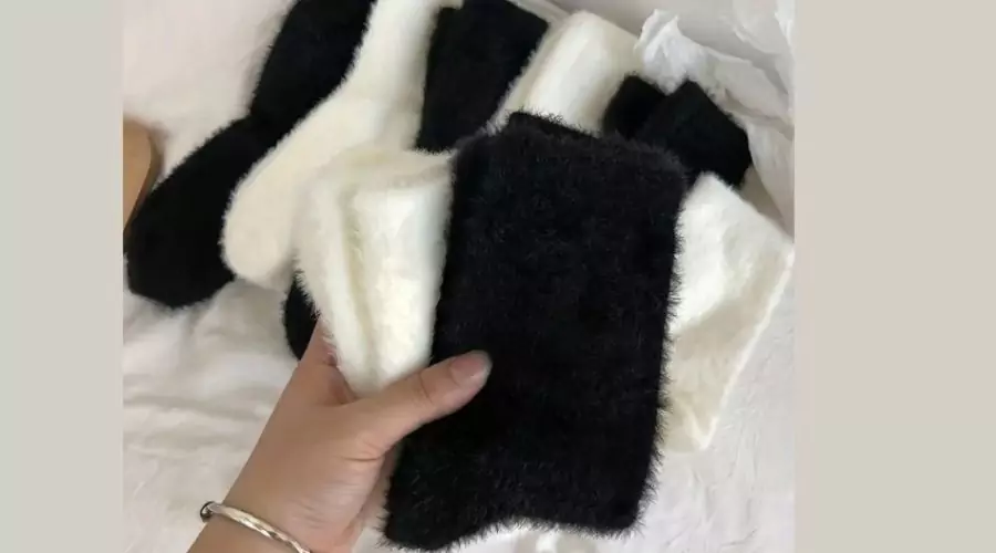 Solid Fluffy Fuzzy Socks, Simple & Warm 4 Pairs