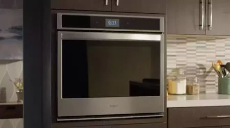 Self cleaning oven